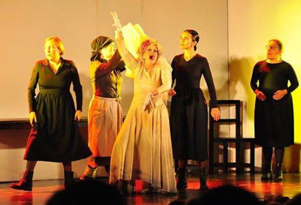 El jueves vuelve, La Casa de Bernarda Alba