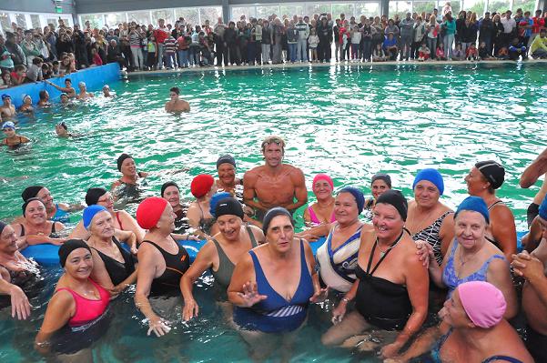 ACTIVIDADES EN EL NATATORIO MUNICIPAL